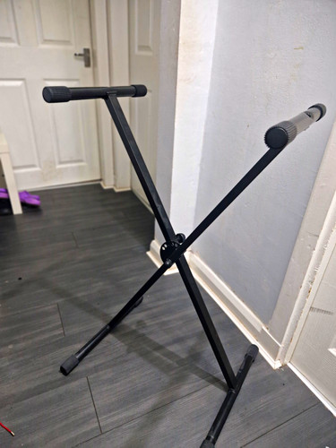 Black metal foldable stand - black,